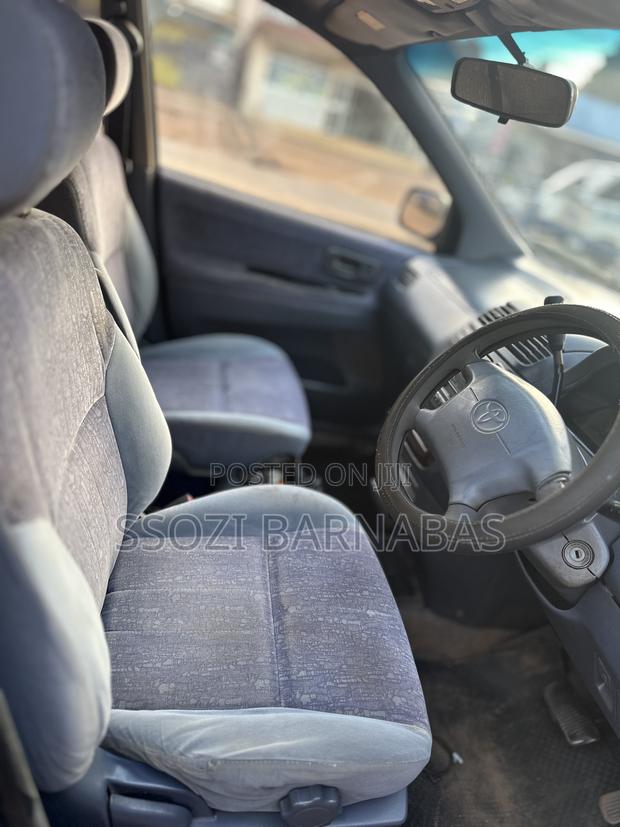 Toyota Ipsum 1998 Green