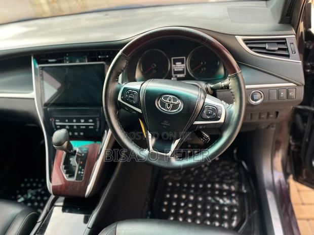 Toyota Harrier 2.0 2015 Burgundy