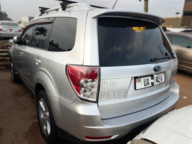 Subaru Forester 2010 Silver