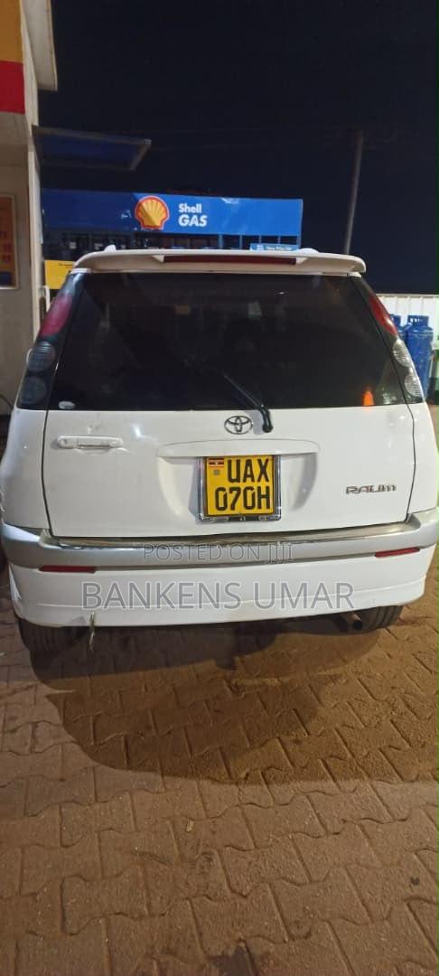 Toyota Raum 2000 White