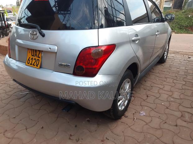Toyota IST 2005 Silver