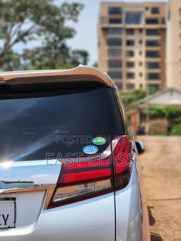Toyota Alphard 2.5 Petrol FWD 2018 Silver