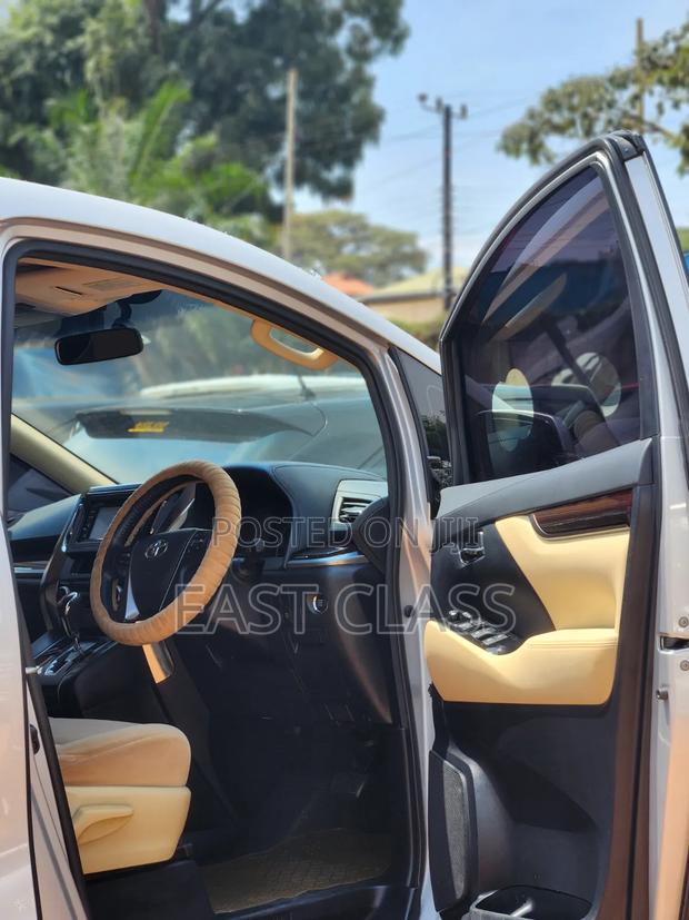 Toyota Alphard 2.5 Petrol FWD 2018 Silver