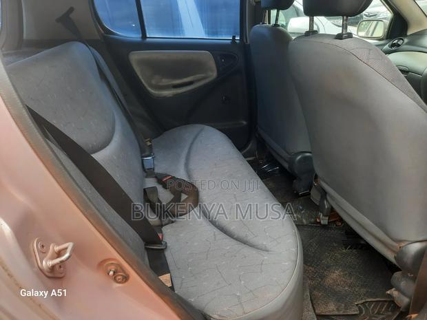 Toyota Vitz 2000 Pink