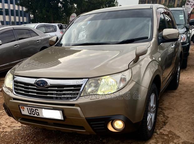 Subaru Forester 2.0D X 2010 Gold