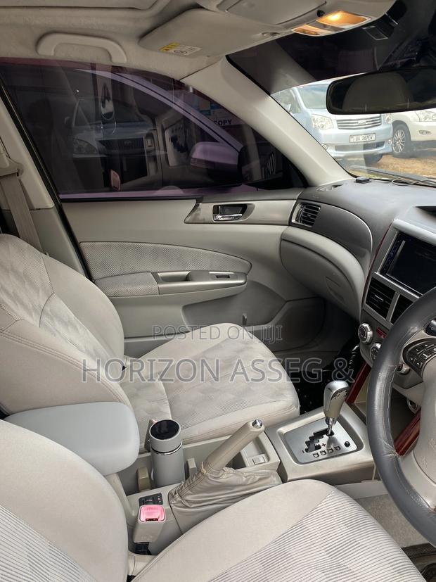 Subaru Forester 2.0D X 2010 Gold