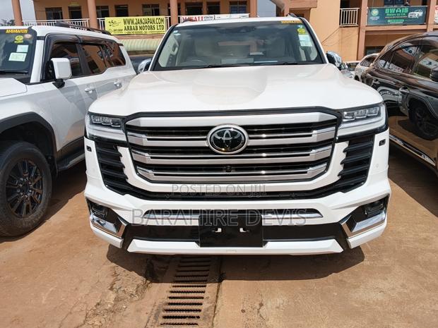 Toyota Land Cruiser 2024 White