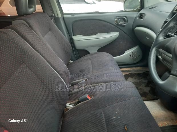 Toyota Raum 1999 Silver