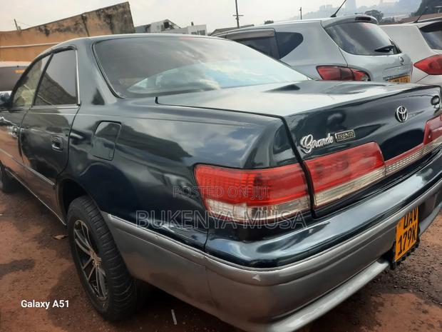 Toyota Mark II 2004 Gray