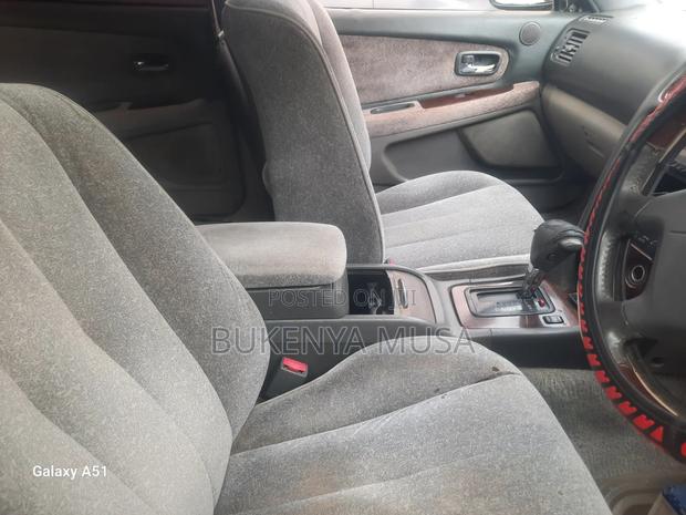 Toyota Mark II 2004 Gray