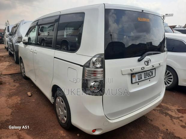 Toyota Voxy 2012 White
