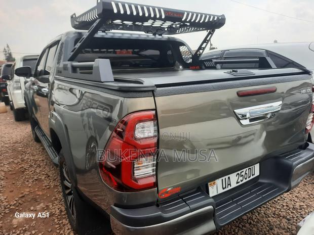 Toyota Hilux 2017 Black
