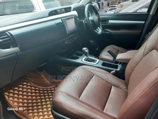 Toyota Hilux 2017 Black