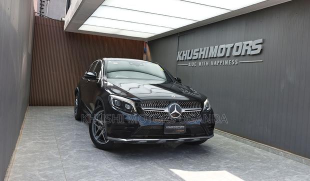 Mercedes-Benz 220 2017 Black