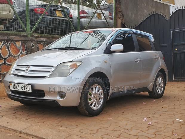 Toyota IST 2007 Silver