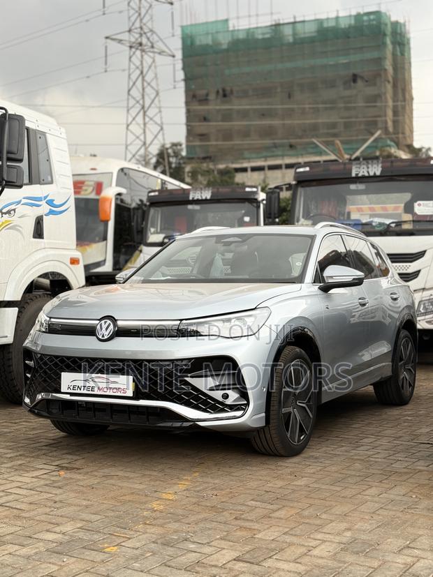 New Volkswagen Tiguan SE R-Line Black 2025 Silver