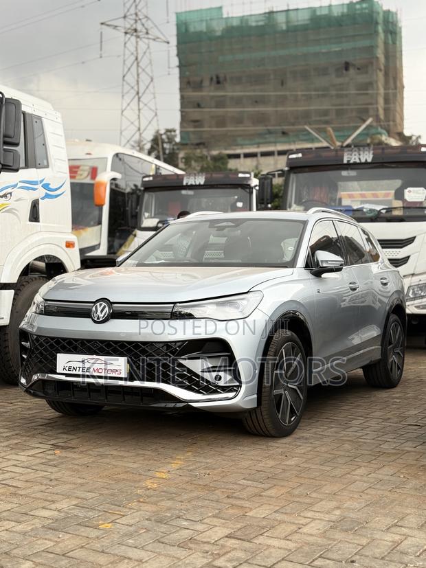 New Volkswagen Tiguan SE R-Line Black 2025 Silver