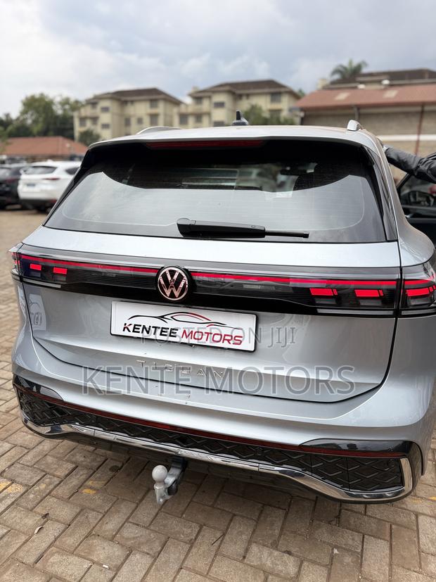 New Volkswagen Tiguan SE R-Line Black 2025 Silver