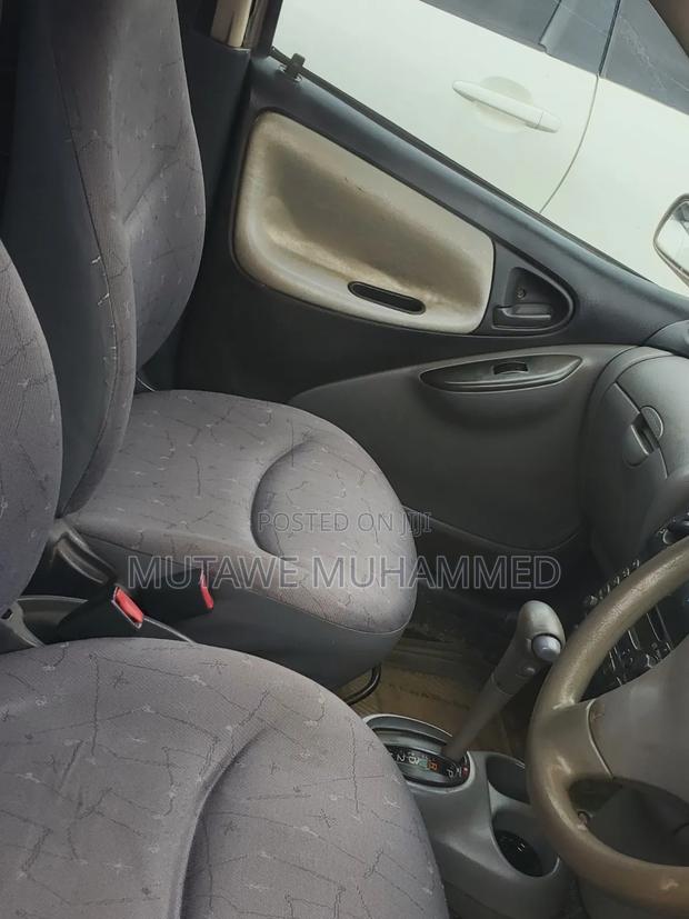 Toyota Vitz 2006 Gold