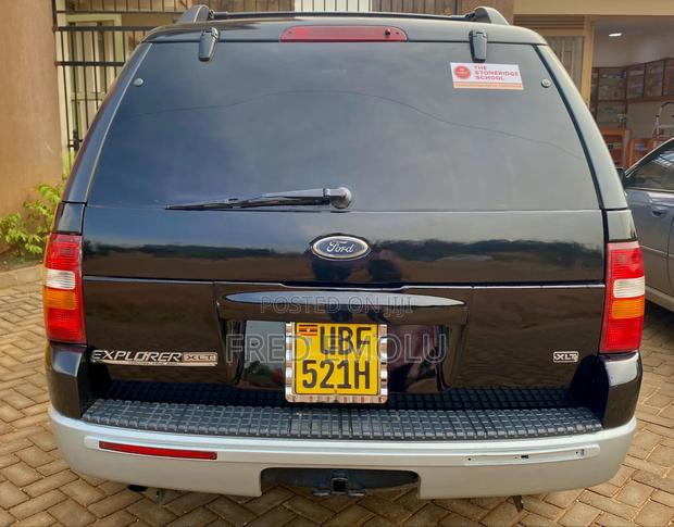 Ford Explorer 2005 Black