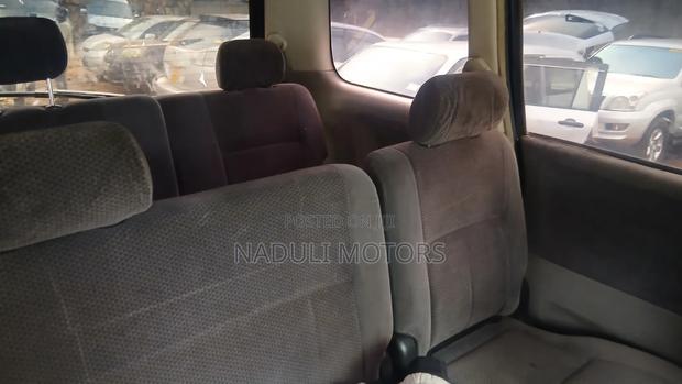 Toyota Noah 2004 Blue