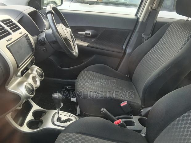 Toyota IST 2011 Silver