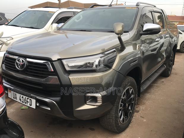 Toyota Hilux 2016 Green