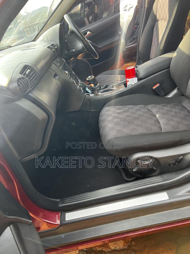 Mercedes-Benz C200 2003 Maroon