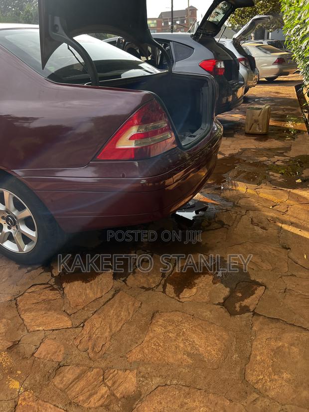 Mercedes-Benz C200 2003 Maroon