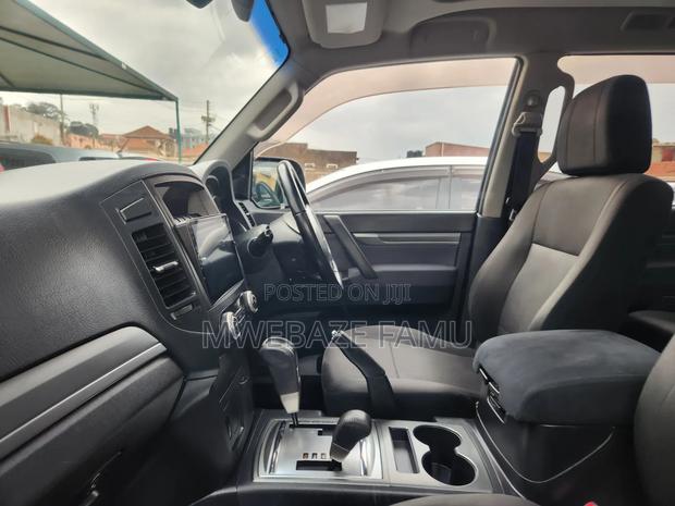 Mitsubishi Pajero 2011