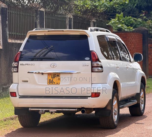Toyota Land Cruiser Prado 2009 White