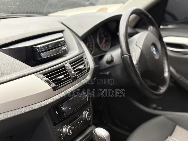 BMW X1 xDrive28i 2013 Brown