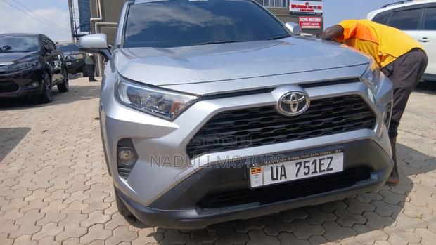 Toyota RAV4 2020 Silver