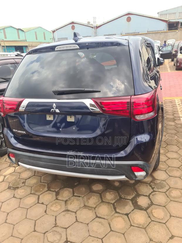 Mitsubishi Outlander 2017 Blue