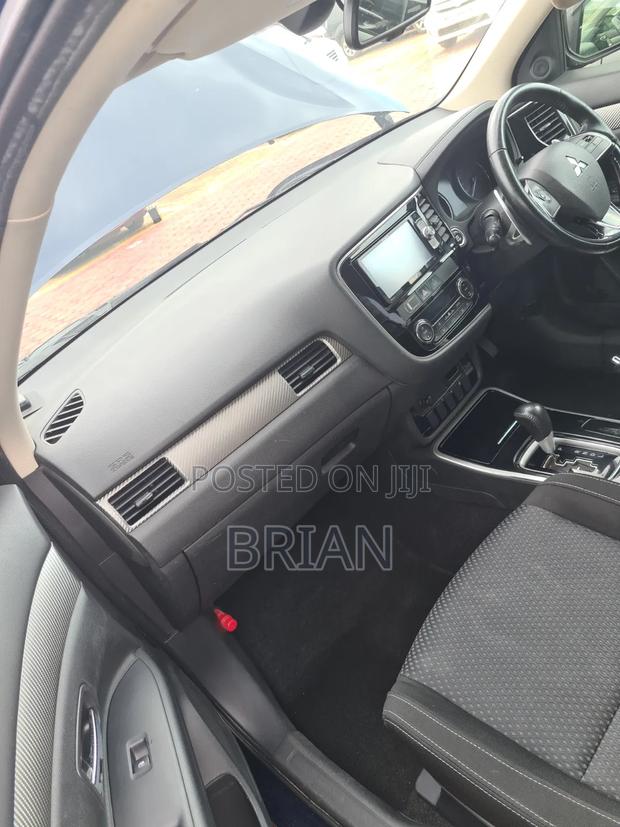 Mitsubishi Outlander 2017 Blue
