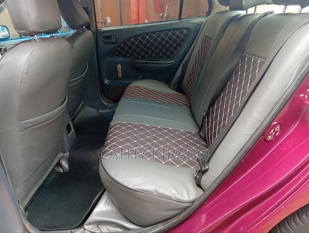 Toyota Avensis 1998 Red