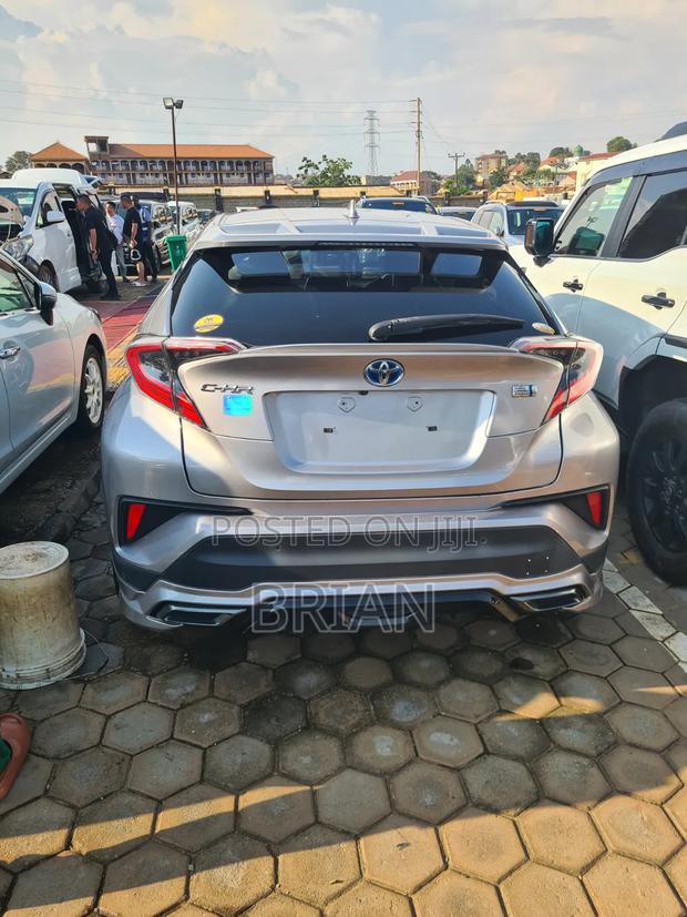 Toyota C-HR 2018 Silver