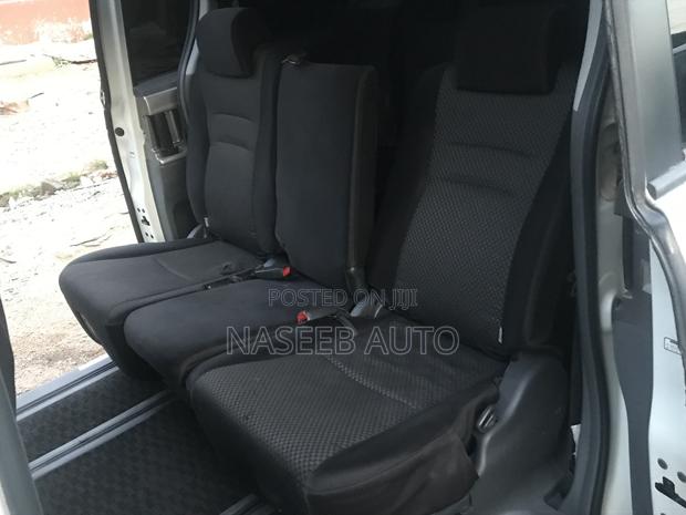 Toyota Noah 2009 White