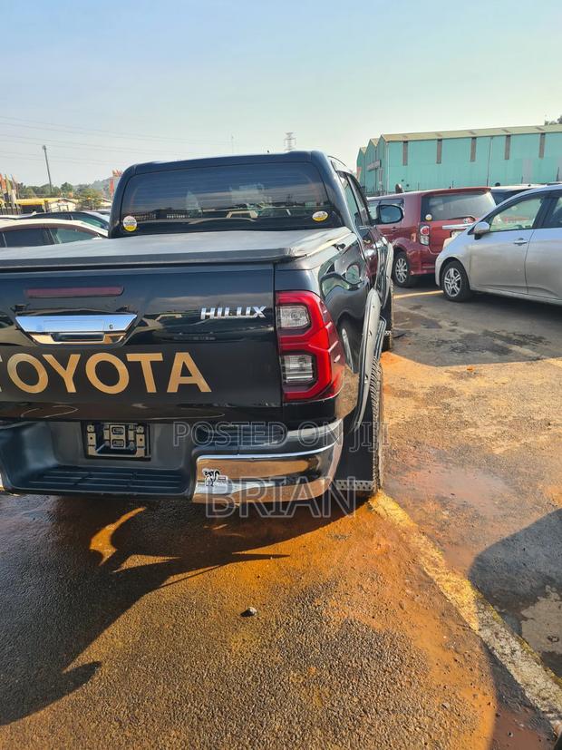 Toyota Hilux 2017 Black