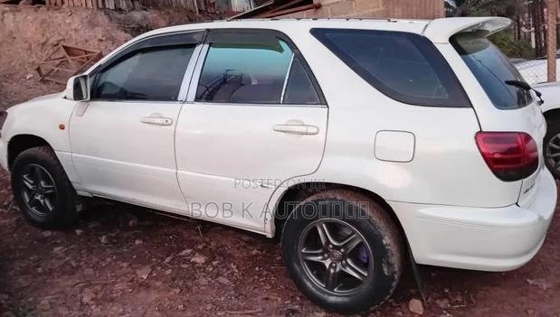 Toyota Harrier 2000 White