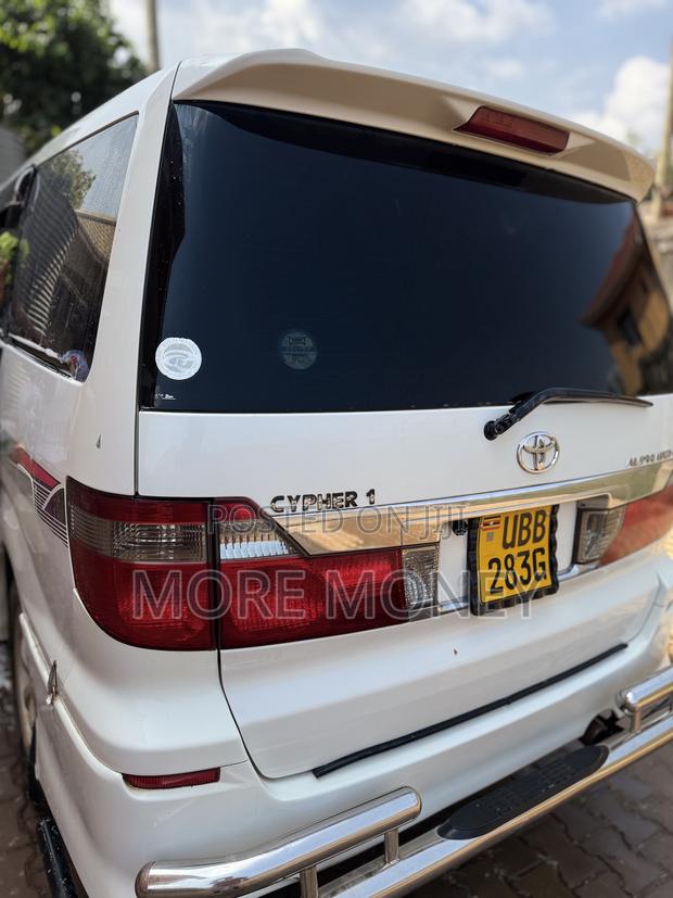 Toyota Alphard 2.4 Petrol AWD 2002 White