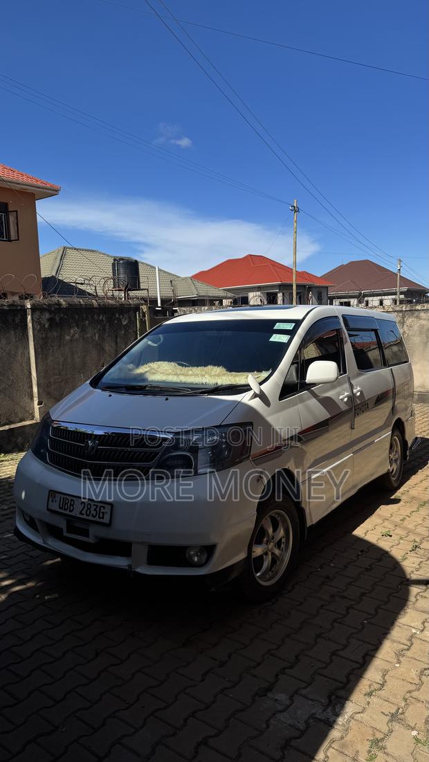 Toyota Alphard 2.4 Petrol AWD 2002 White