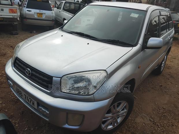 Toyota RAV4 Automatic 2003 White