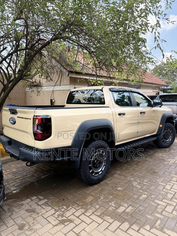 New Ford F-250 Super Duty XLT SuperCab LB 2026 Yellow