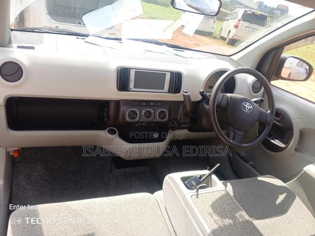 Toyota Passo 2012 Silver