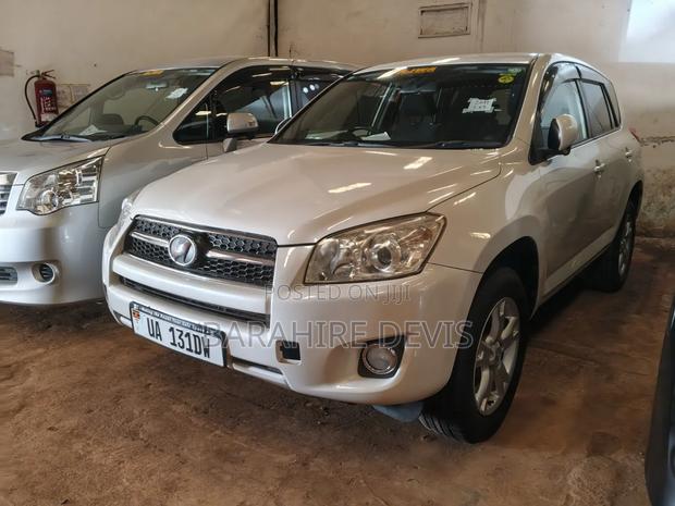 Toyota RAV4 2011 White