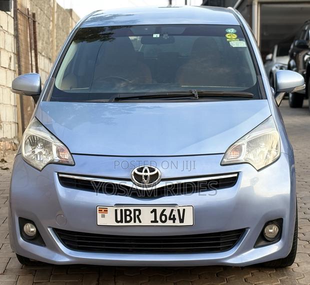 Toyota Ractis 1.5 FWD 2011 Blue