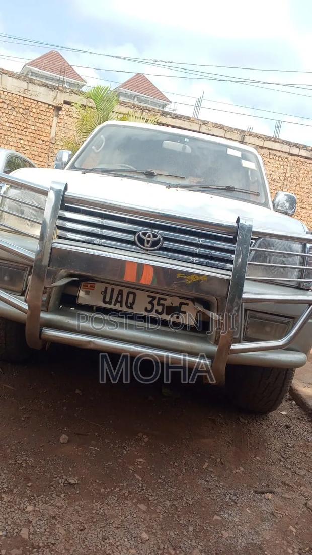 Toyota Land Cruiser Prado 2002 White