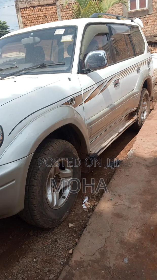 Toyota Land Cruiser Prado 2002 White