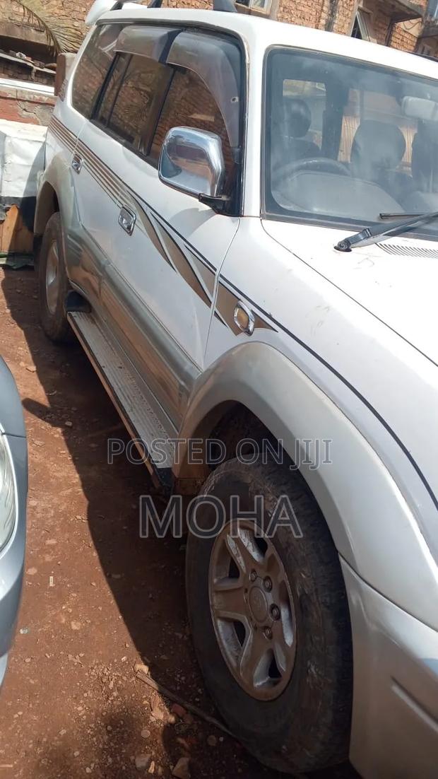 Toyota Land Cruiser Prado 2002 White